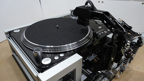 machina.pro to develop a new desktop record cutter.
