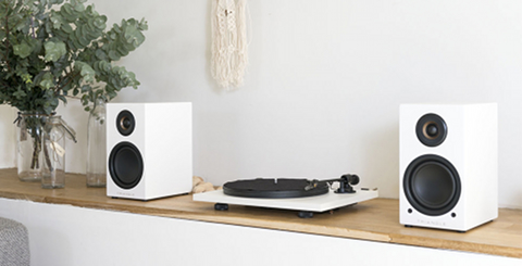 Elara LN01A: Triangle's active, compact loudspeaker.