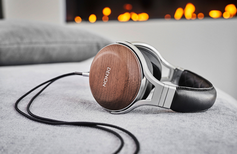 AH-D7200: Denon announced new reference headphone.