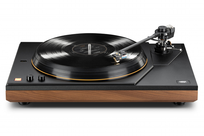 MoFi Electronics unveiled the MasterDeck Turntable