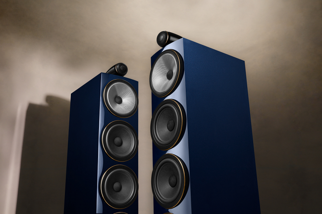 Bowers & Wilkins introduces the 700 S3 Signature.